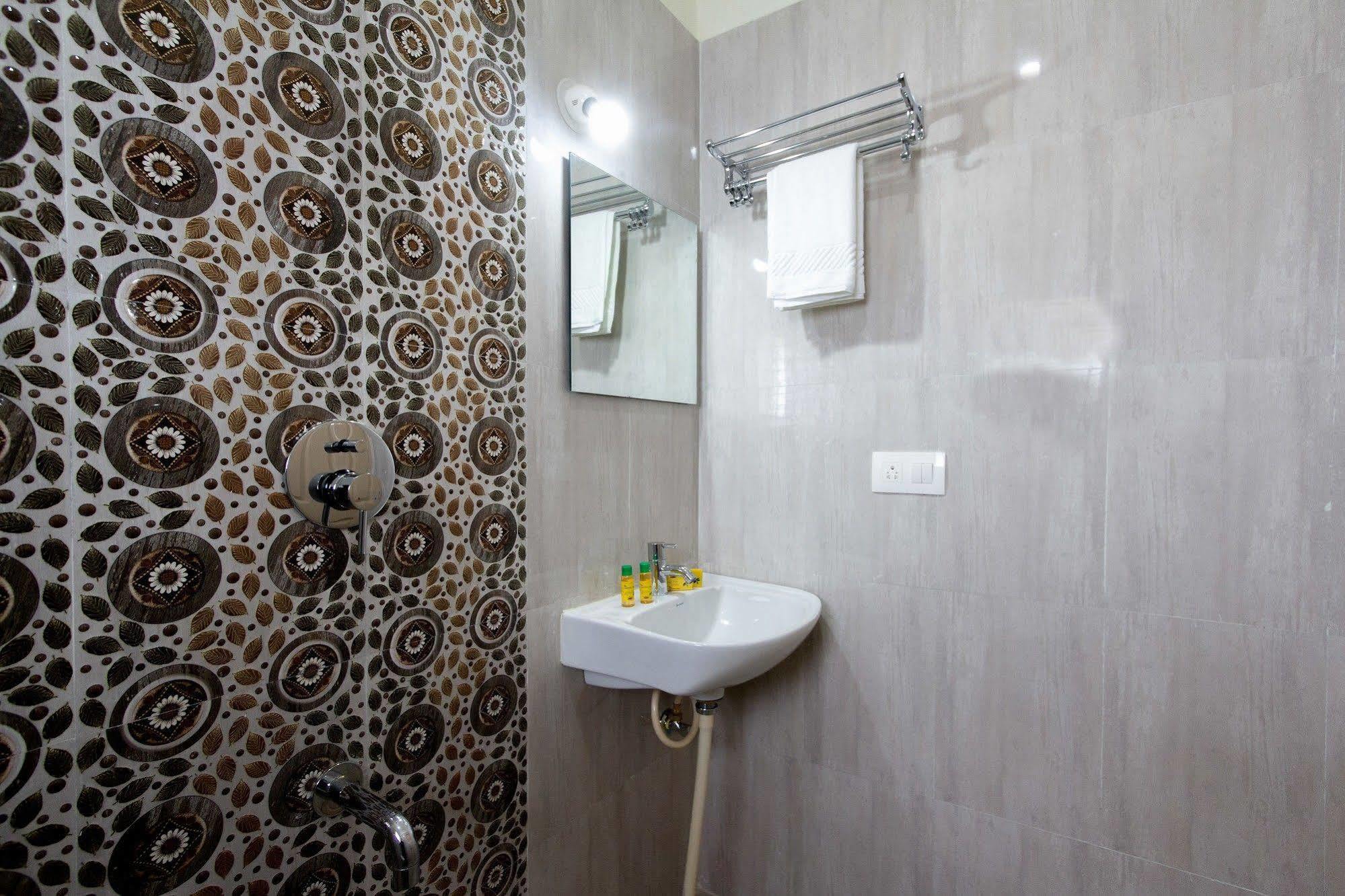Fabhotel Rms Comforts - Nr Yeshwantpur Railway Station Hotel Bangalore