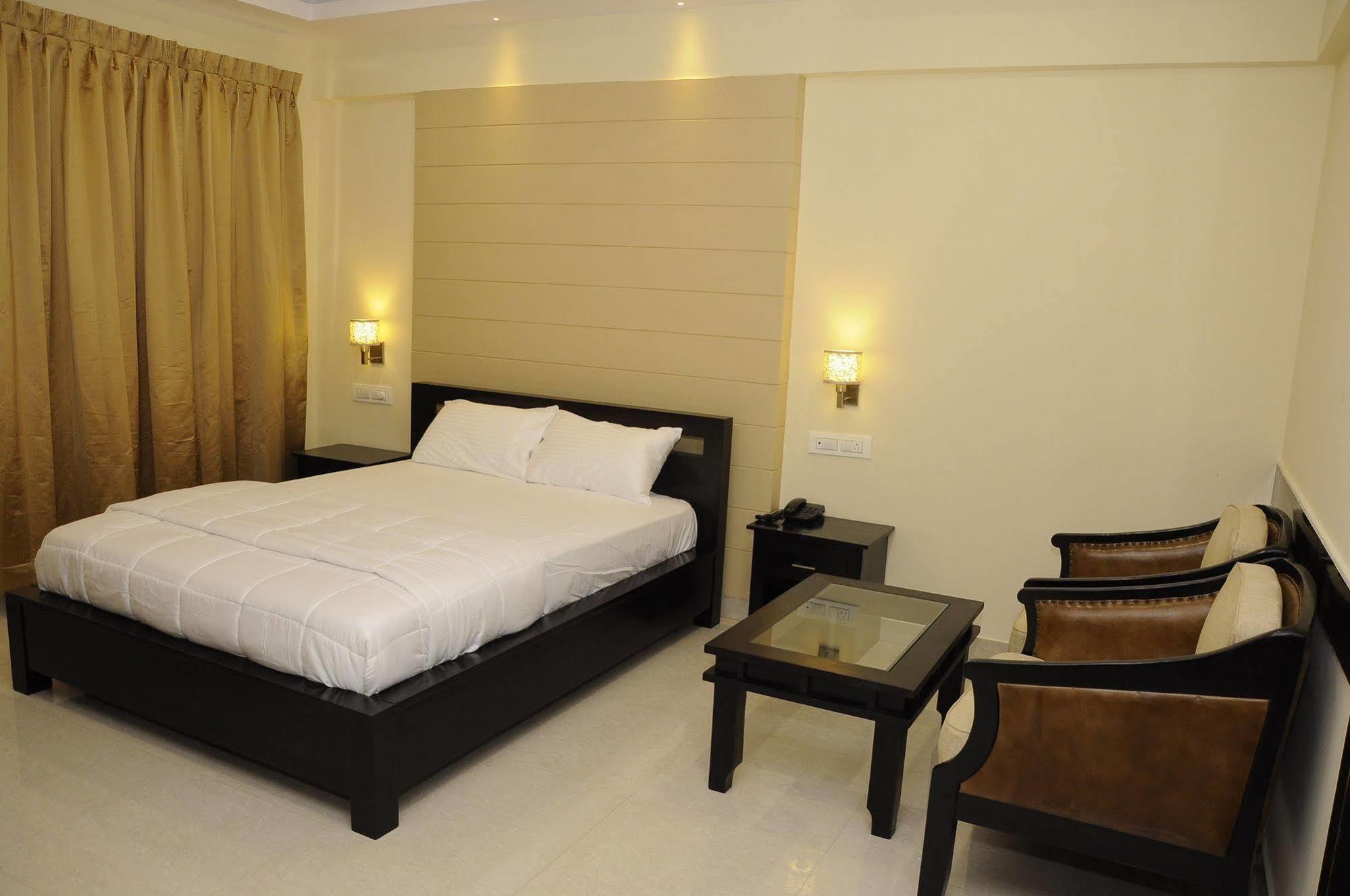 Silicon Hotel