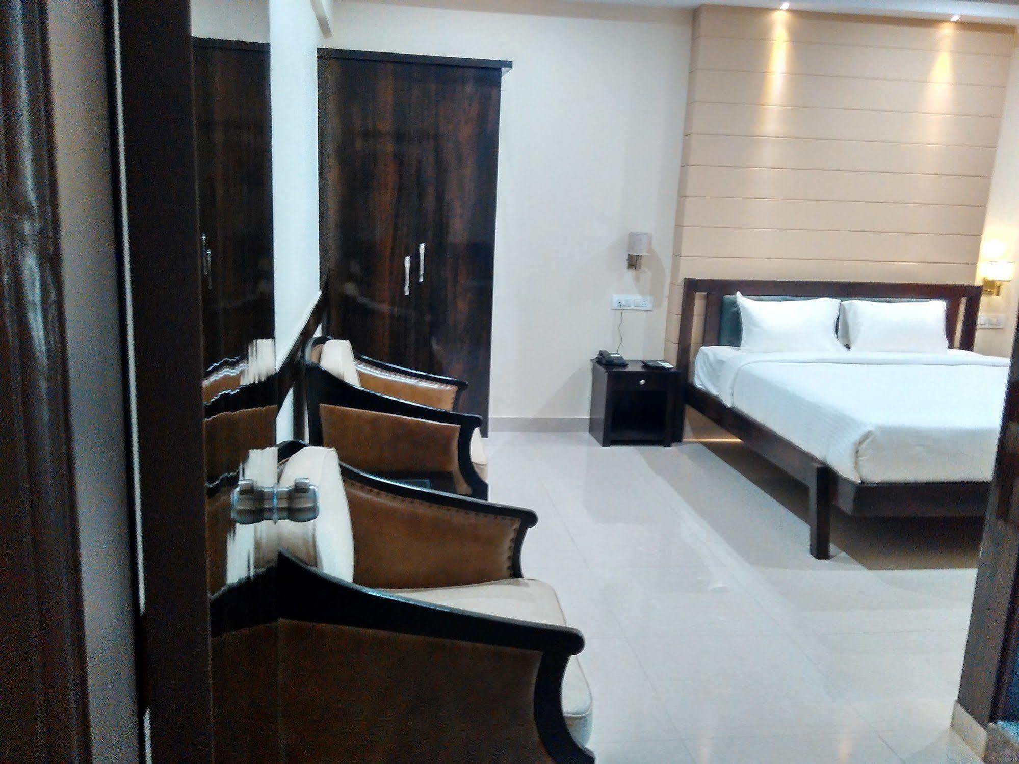 Silicon Hotel 3*