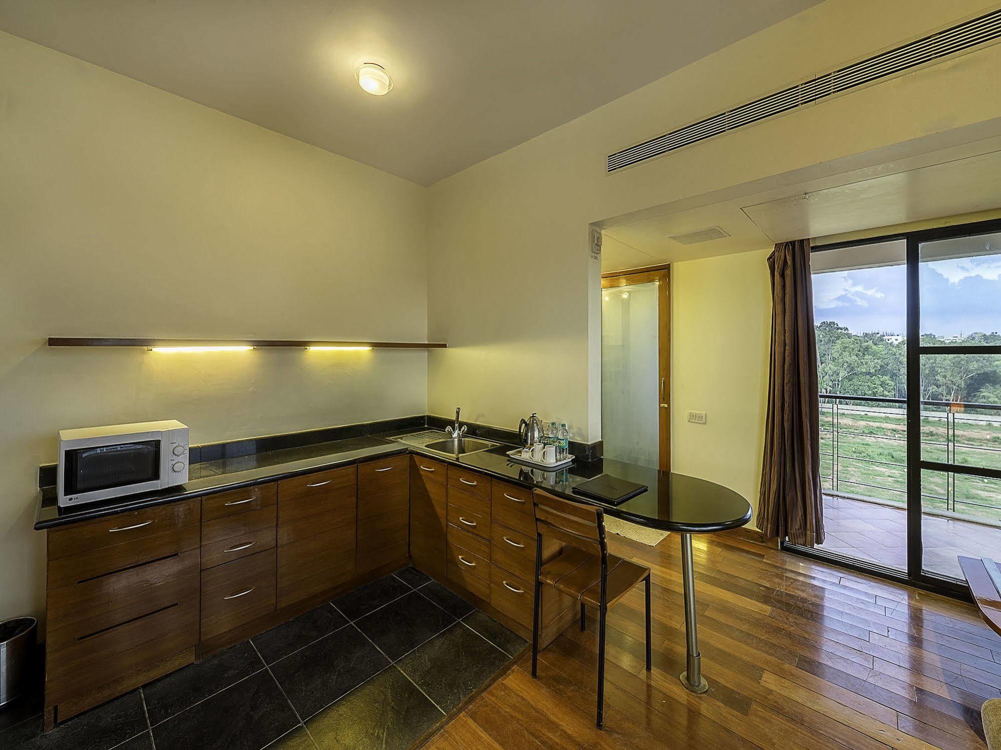 Capital O 16165 Cartier Hotel 3*