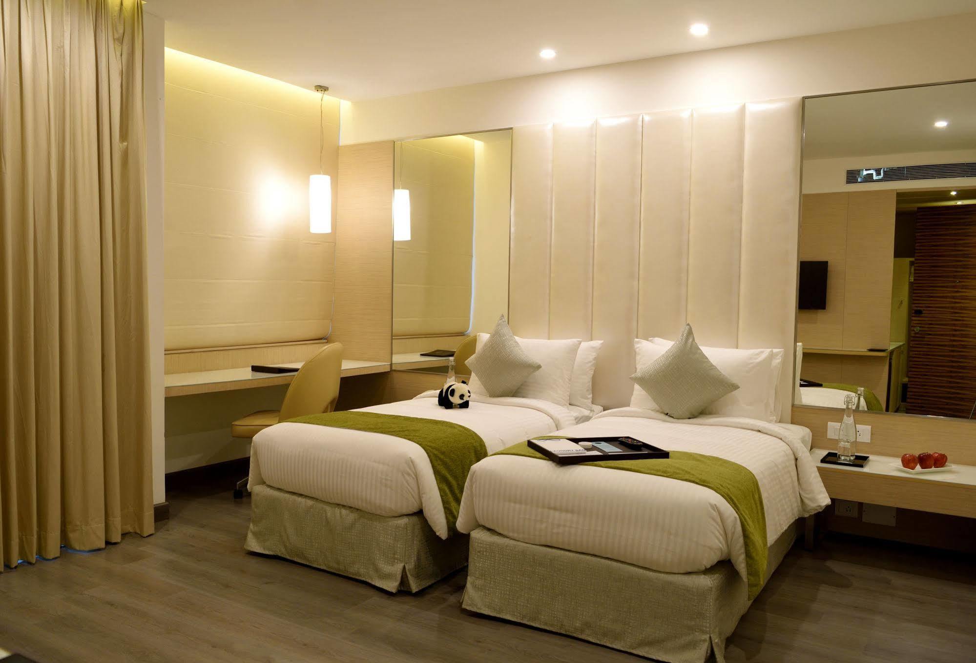 Sarovar Portico Outer Ring Road 4*