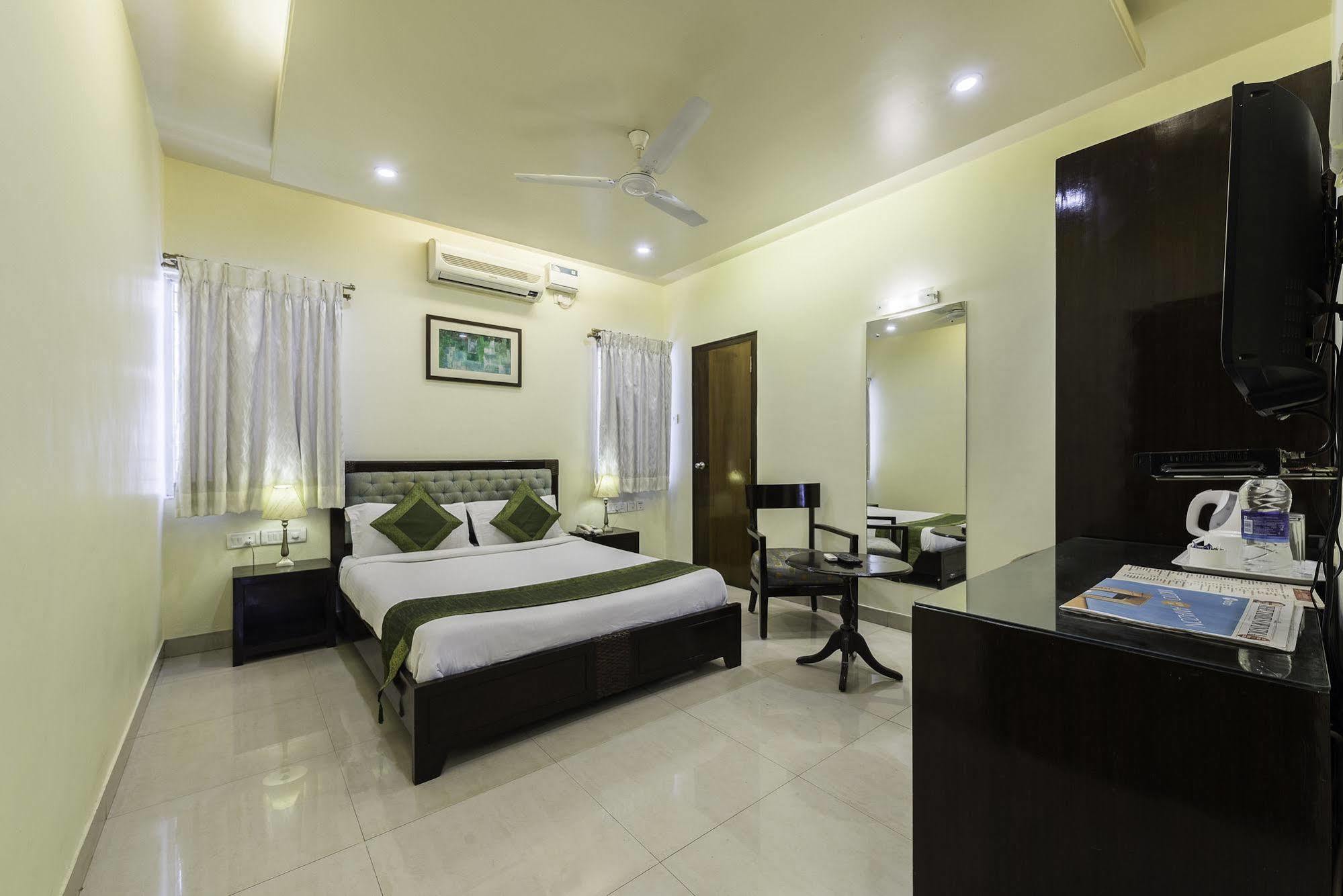 Hotel Olive Zip Road By Embassy Group 3*