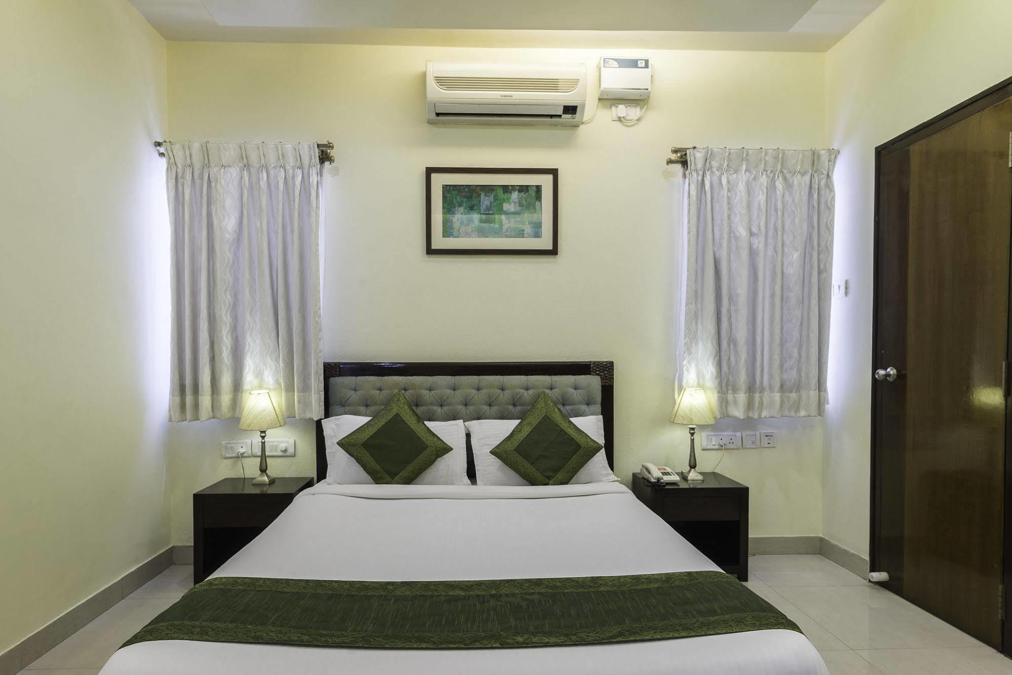 Olive Zip Road By Embassy Group Hotel 3*