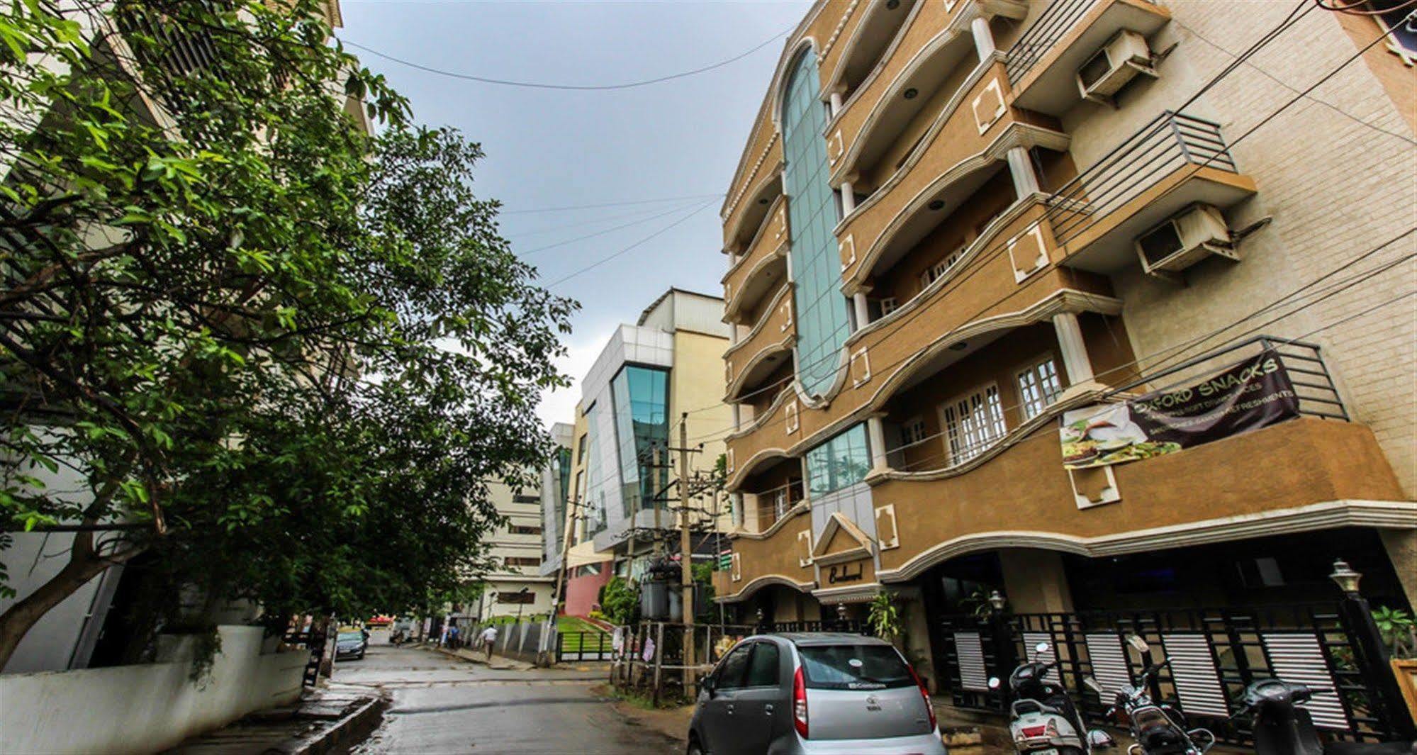 Pleasant Boulevard