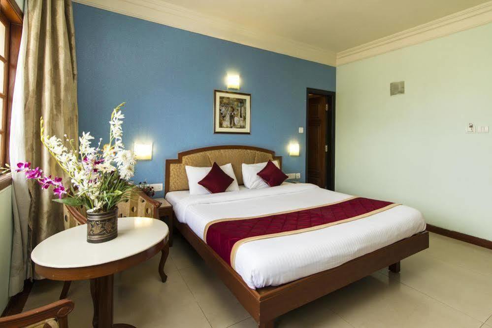 Oyo 579 Hotel Aab Bangalore