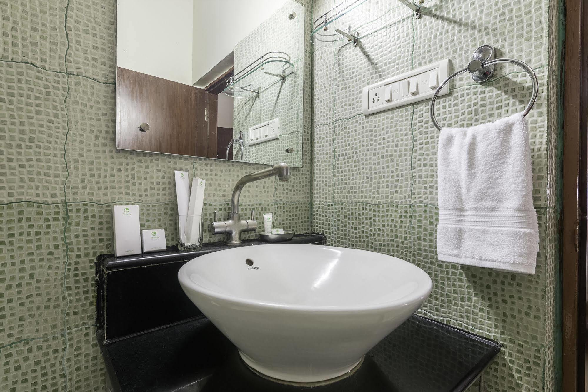 Hotel Mayflower Hayz Boutique Bangalore