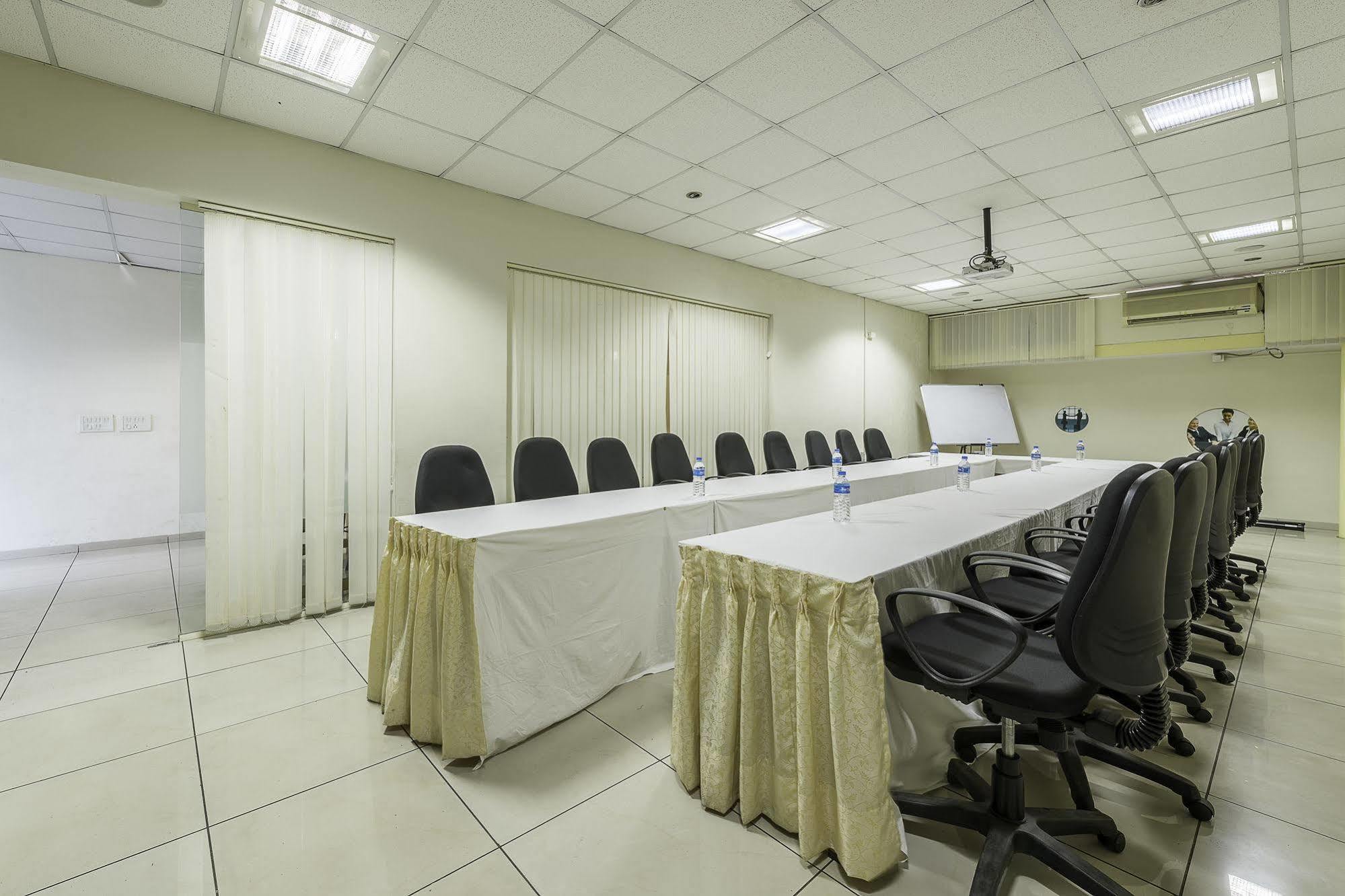 Hotel Mayflower Hayz Boutique Bangalore