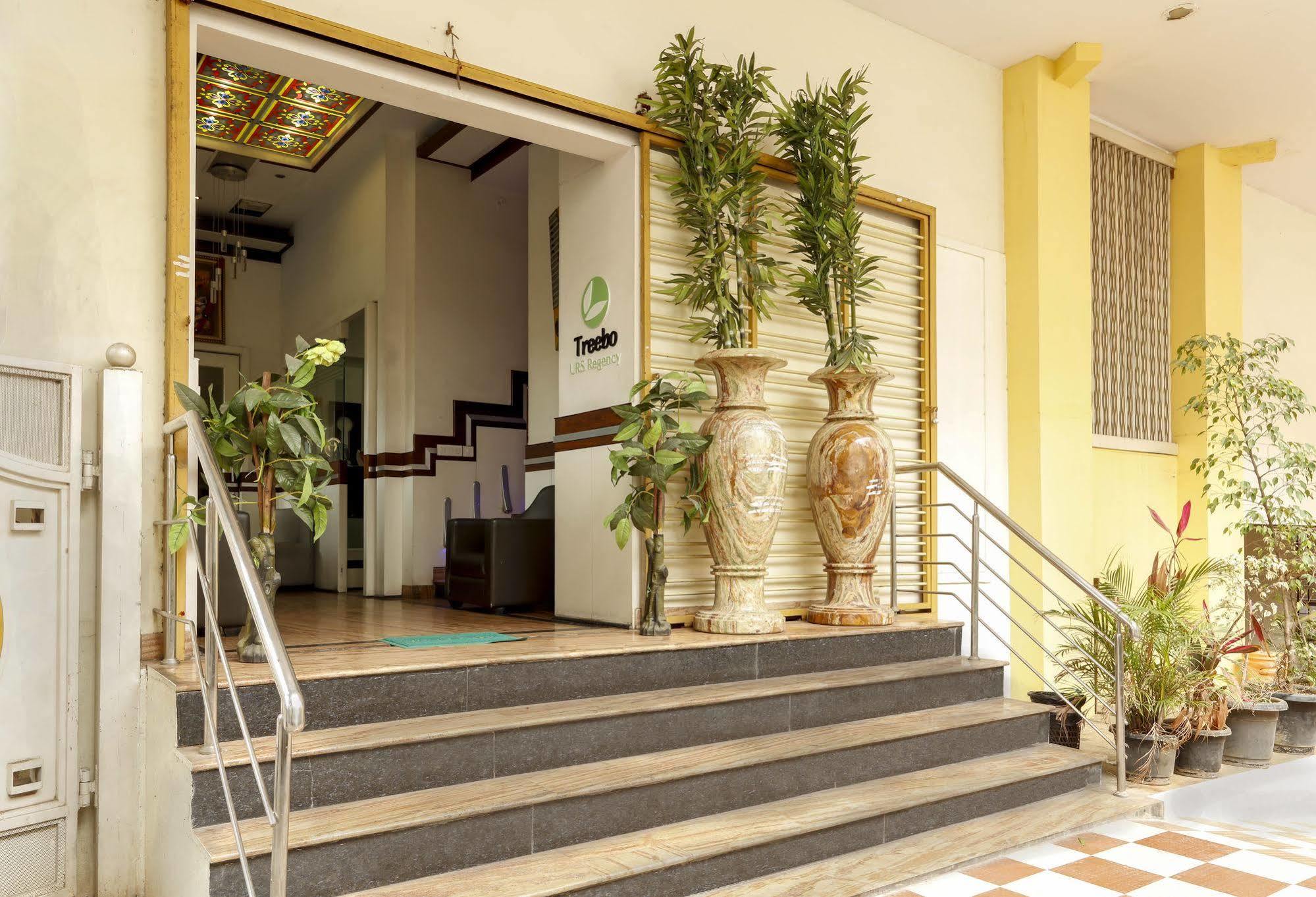 Treebo Trip Grand Regency Hotel