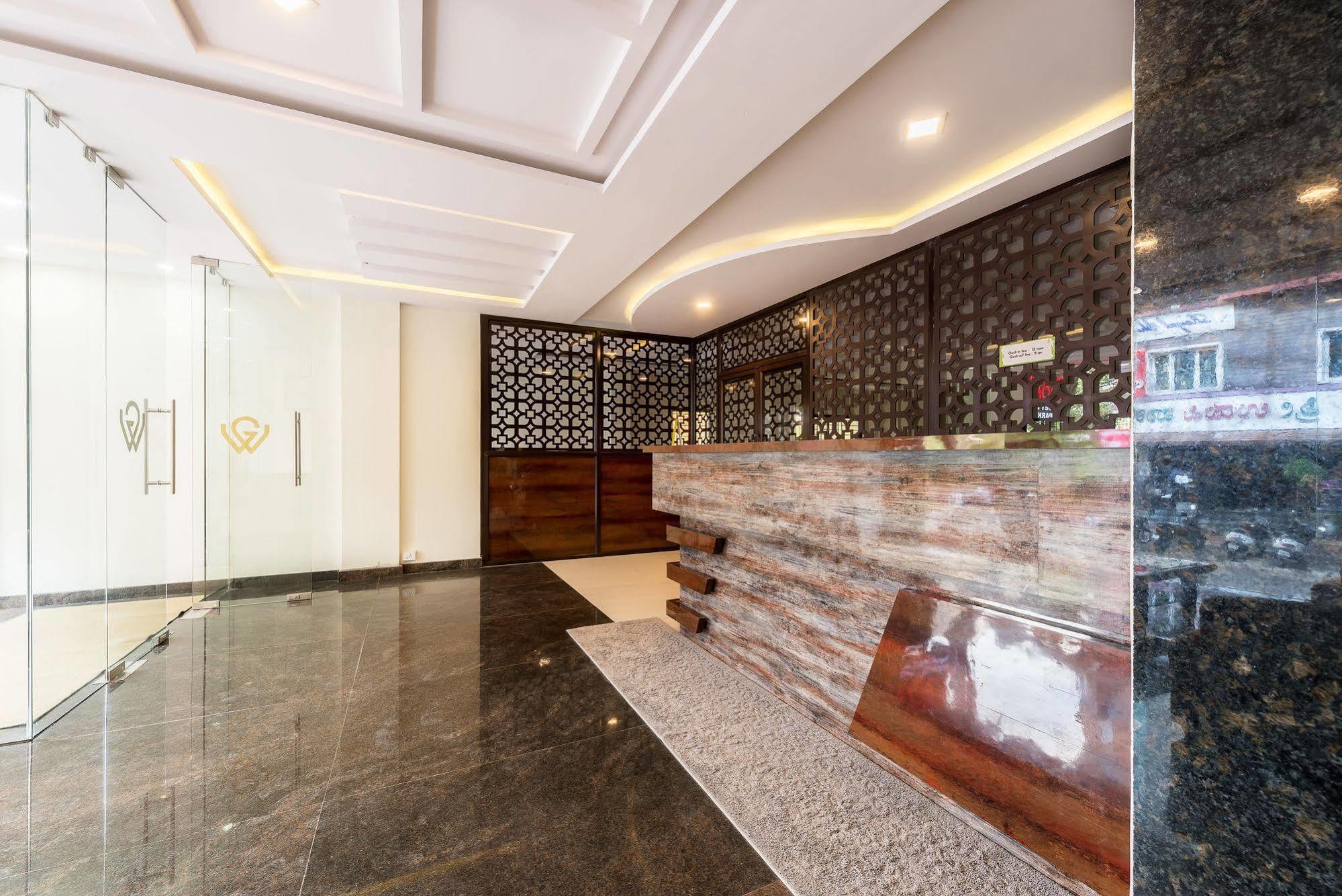 Hotel Treebo Greenwood Premier Suites, Old Airport Road