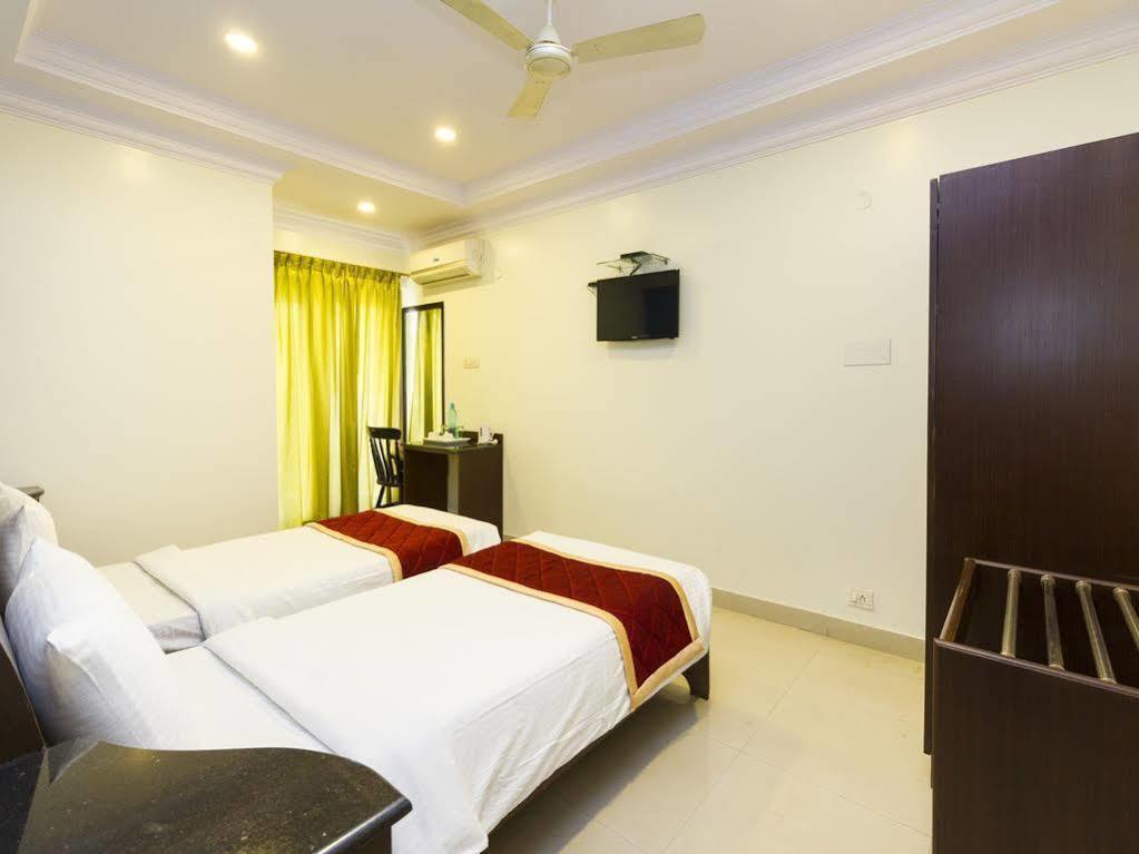 Hotel Oyo Premium Iisc New Bel Road 3*
