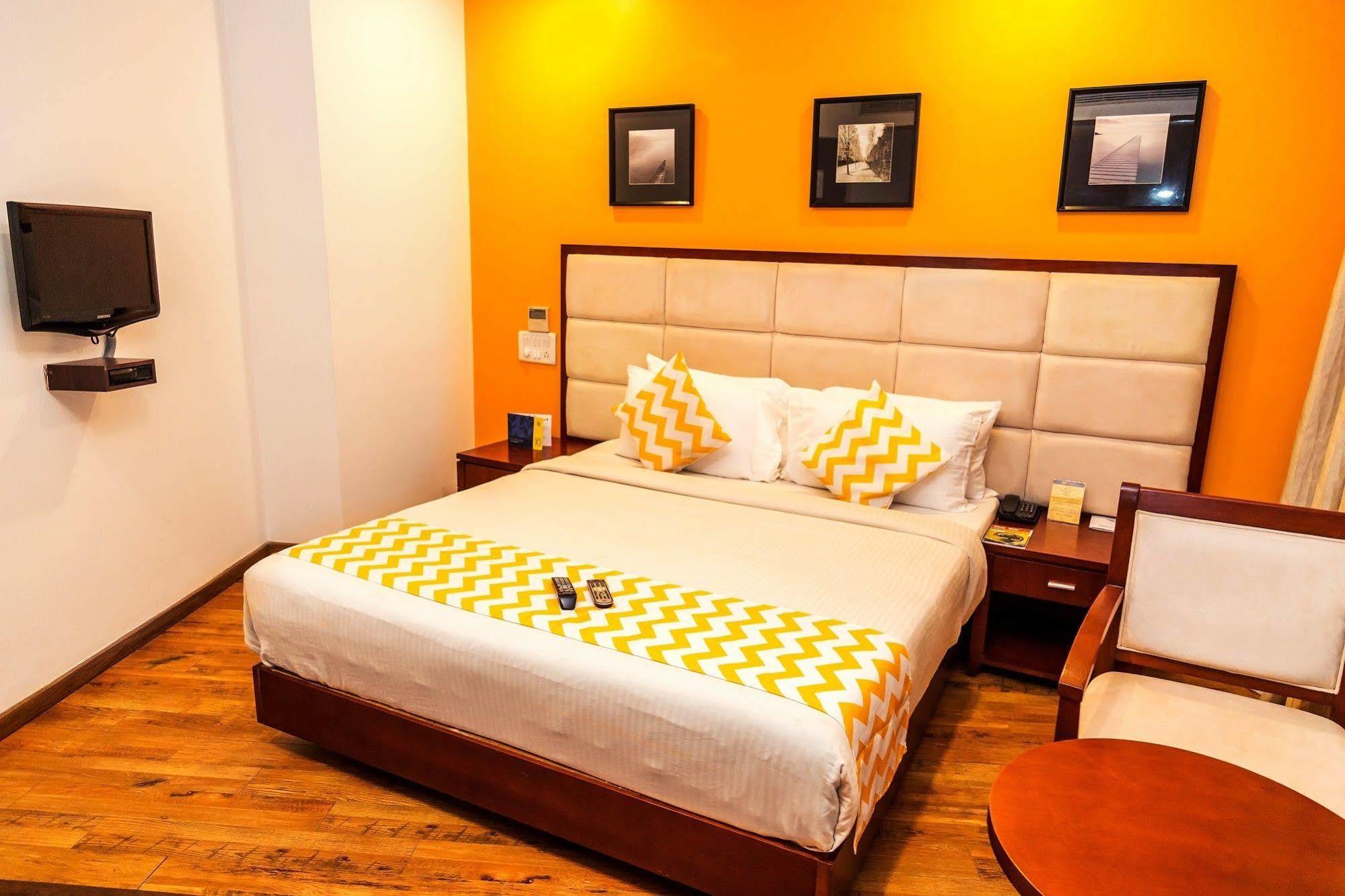 Lotus Park Hotel *