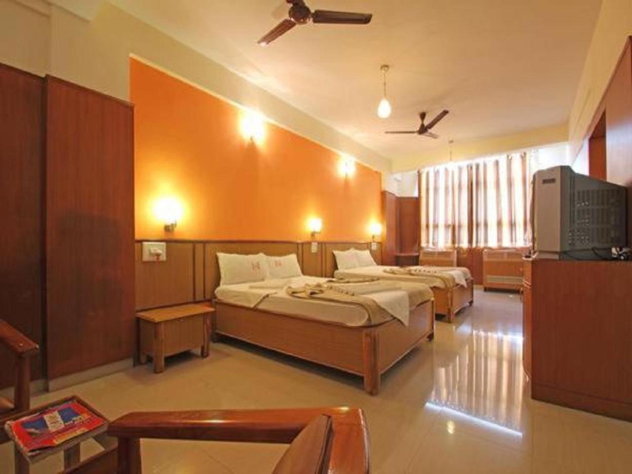 Shreyas Residency 4*