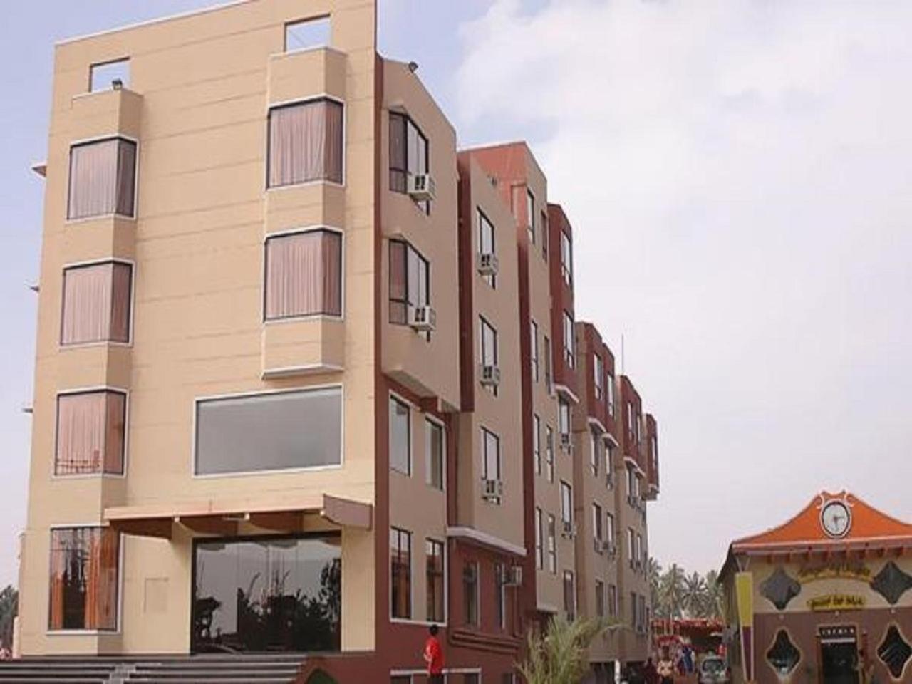 Hotel Shreyas Residency 4*