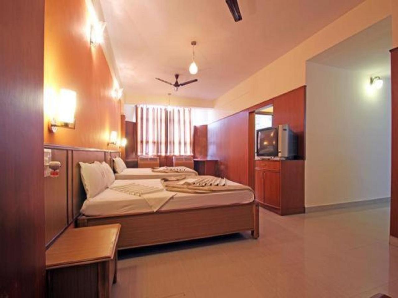 Shreyas Residency 4*