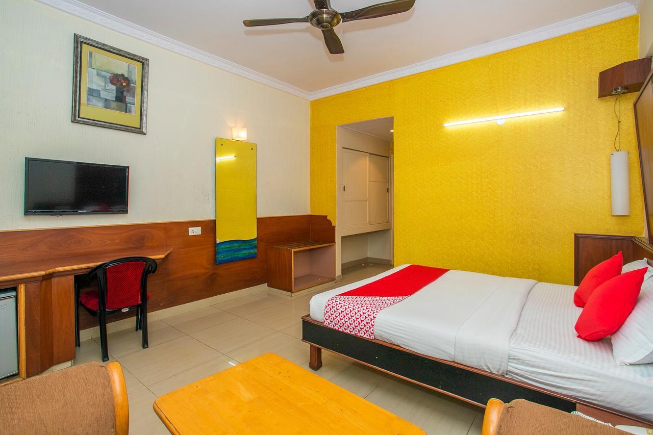 Oyo 18762 Vaishnavi Residency Hotel