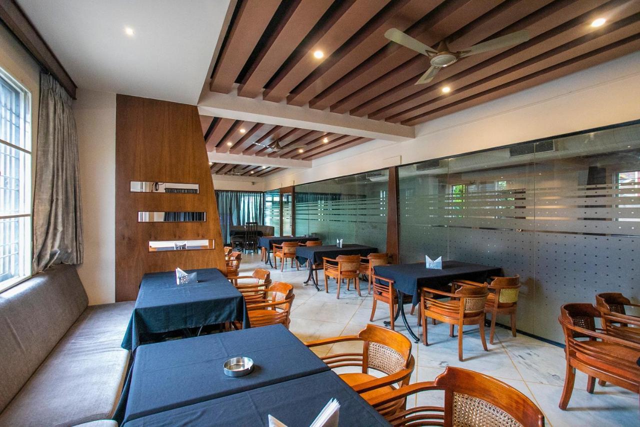 Oyo 18762 Vaishnavi Residency Hotel 3*