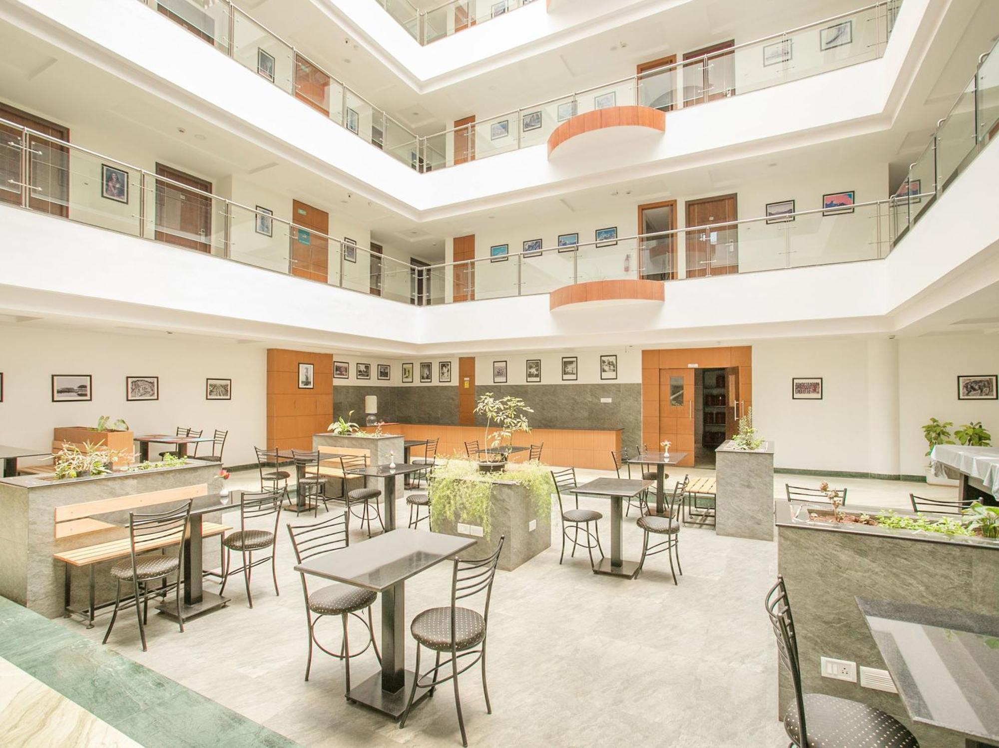 Hotel Oyo 1350 Sherwood Suites-2