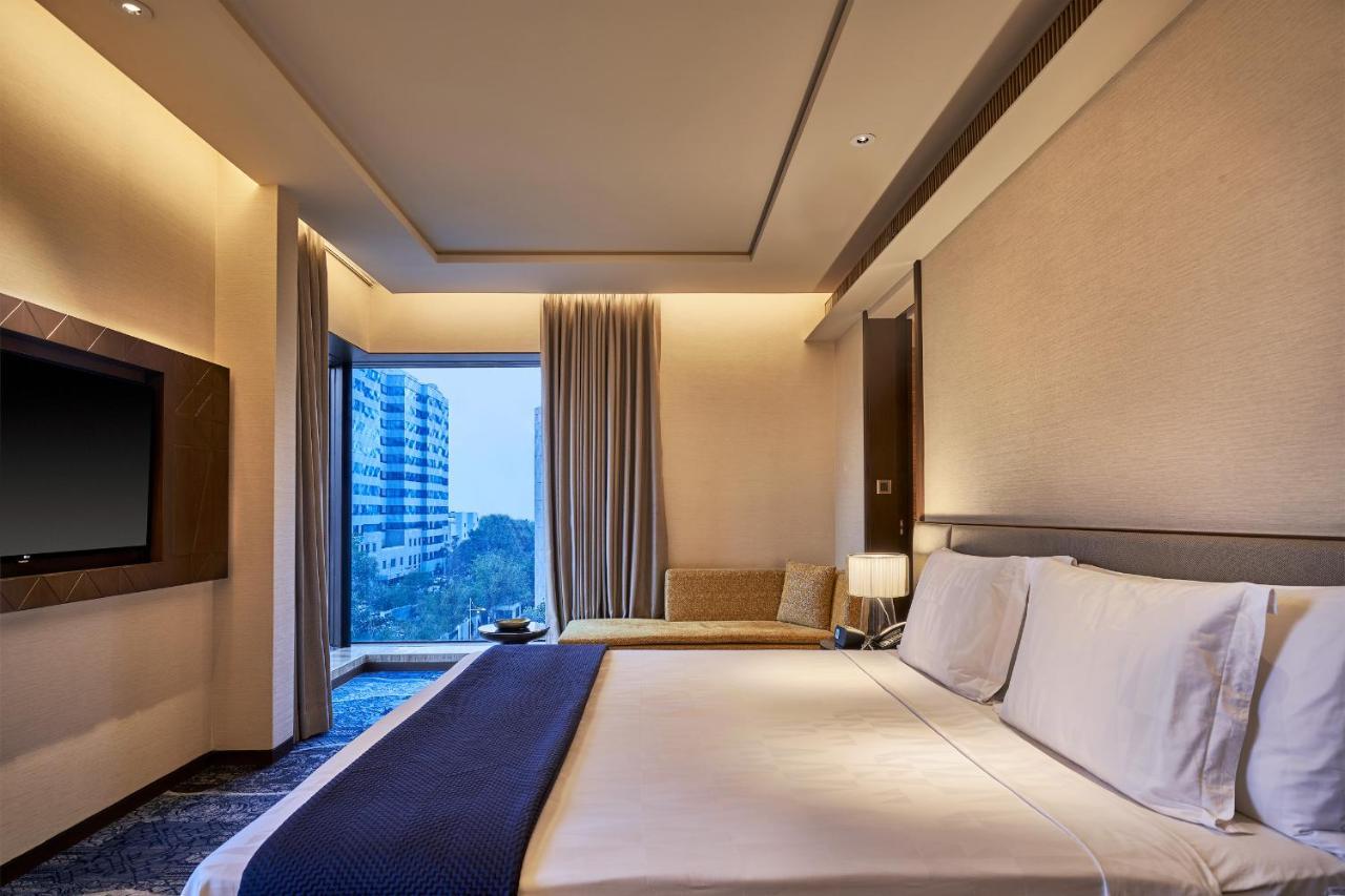 The Den, Hotel