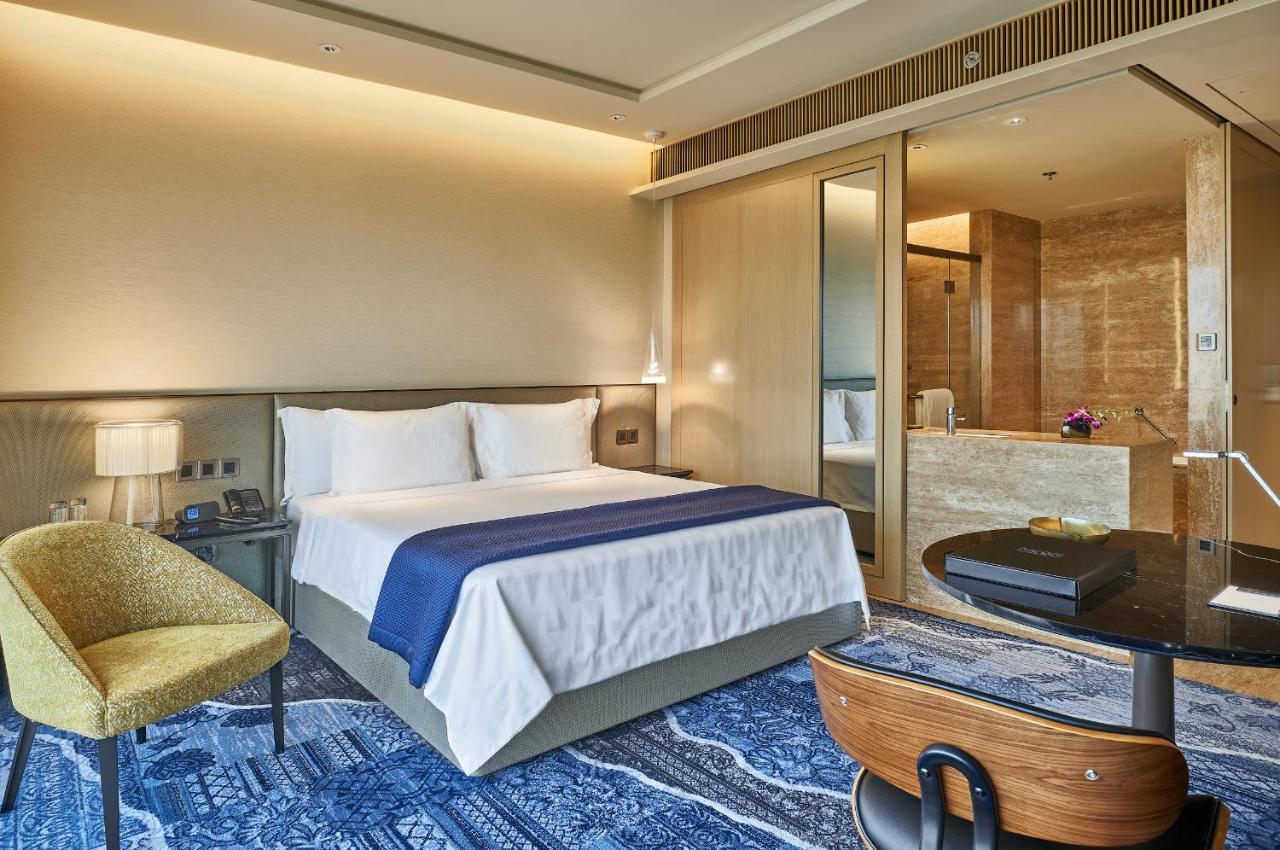 Hotel The Den, Bangalore