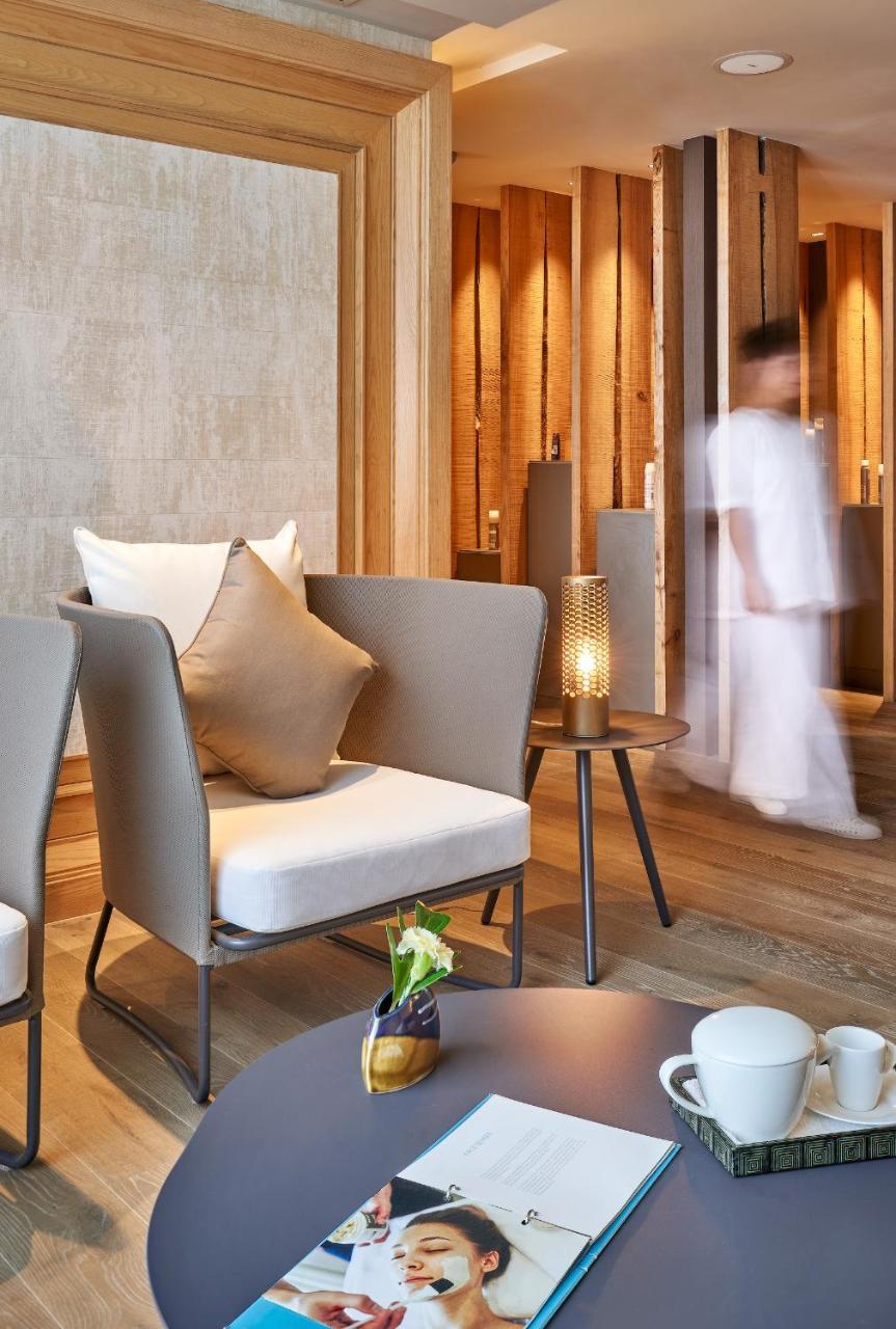 The Den, Hotel Bangalore