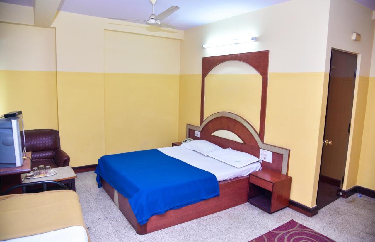 S S Residency Sr Nagar Kanteerava Stadium Mallya Hospital Vfs Global Tech Park Guest house