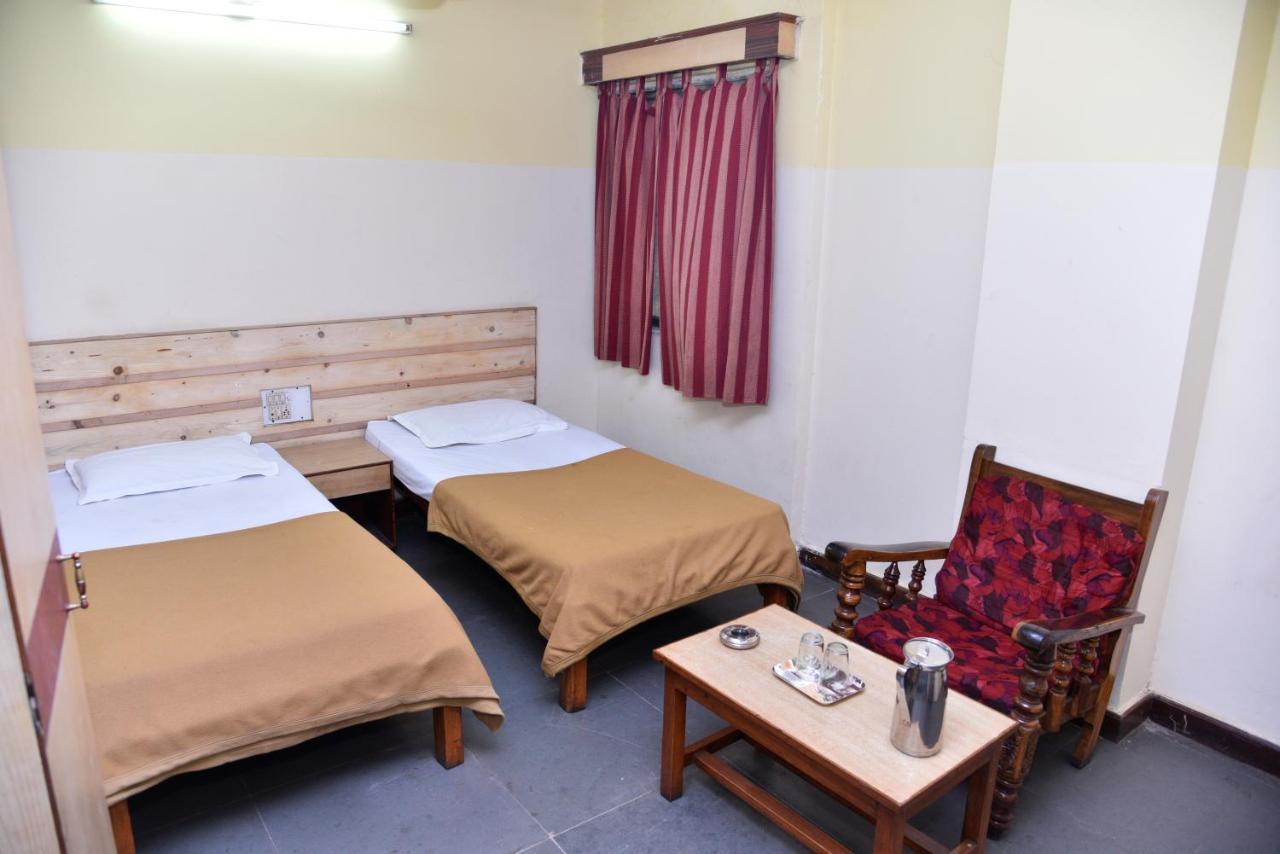 S S Residency Sr Nagar Kanteerava Stadium Mallya Hospital Vfs Global Tech Park 3*