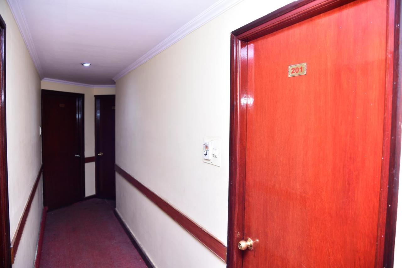 S S Residency Sr Nagar Kanteerava Stadium Mallya Hospital Vfs Global Tech Park Guest house