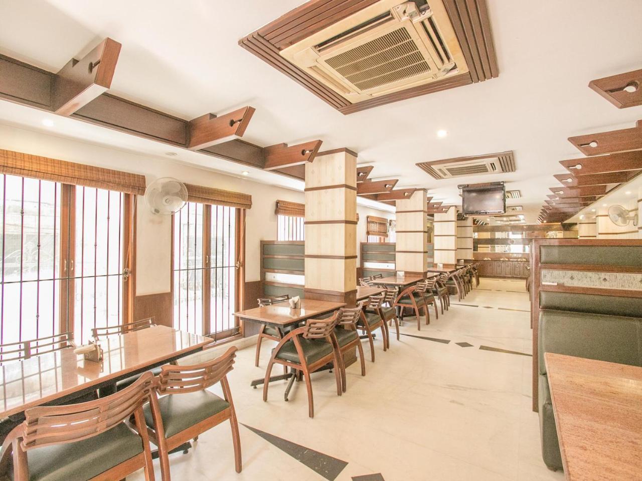 Hotel Oyo 373 Hotel Grand Inn