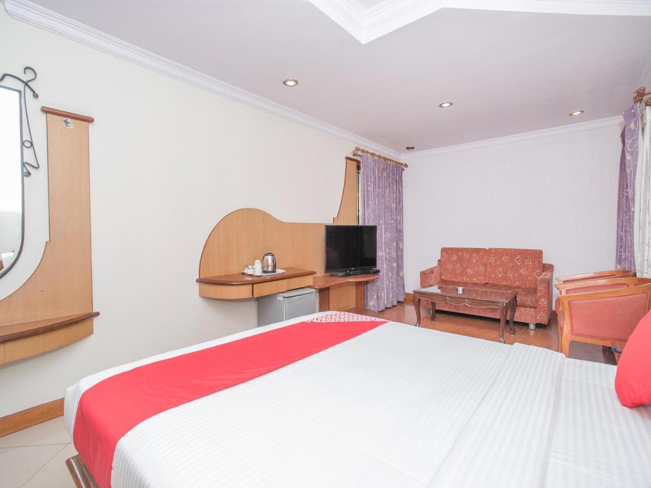 Hotel Oyo 373 Hotel Grand Inn 3*