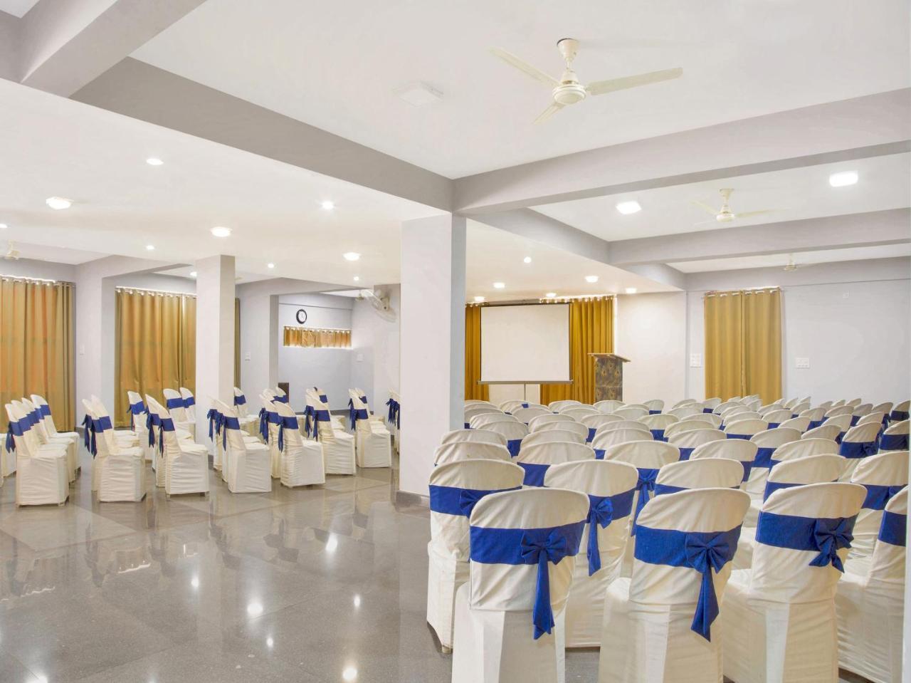 Oyo 11959 Seven Olives Hotel Bangalore