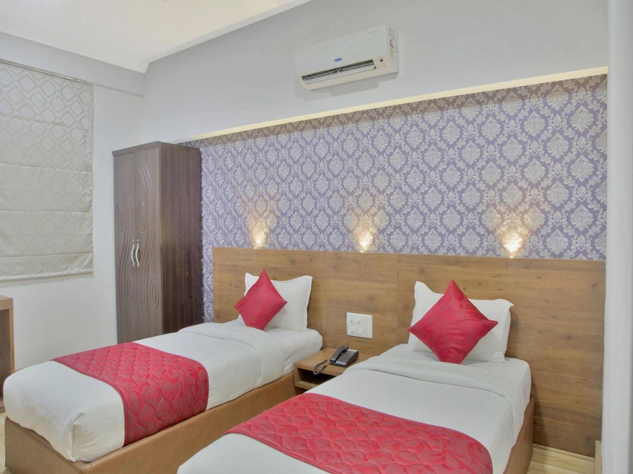 Oyo 11959 Seven Olives Hotel 3*