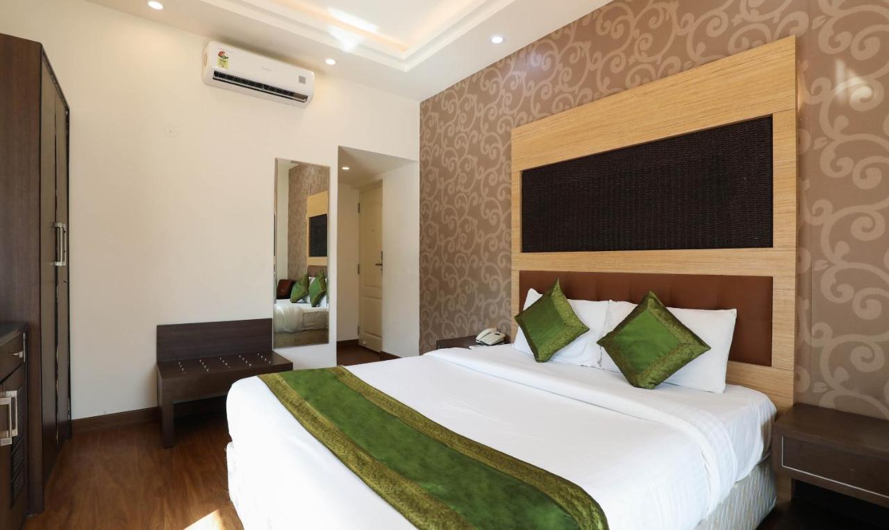 Treebo Trend White Mg Hotel 3*
