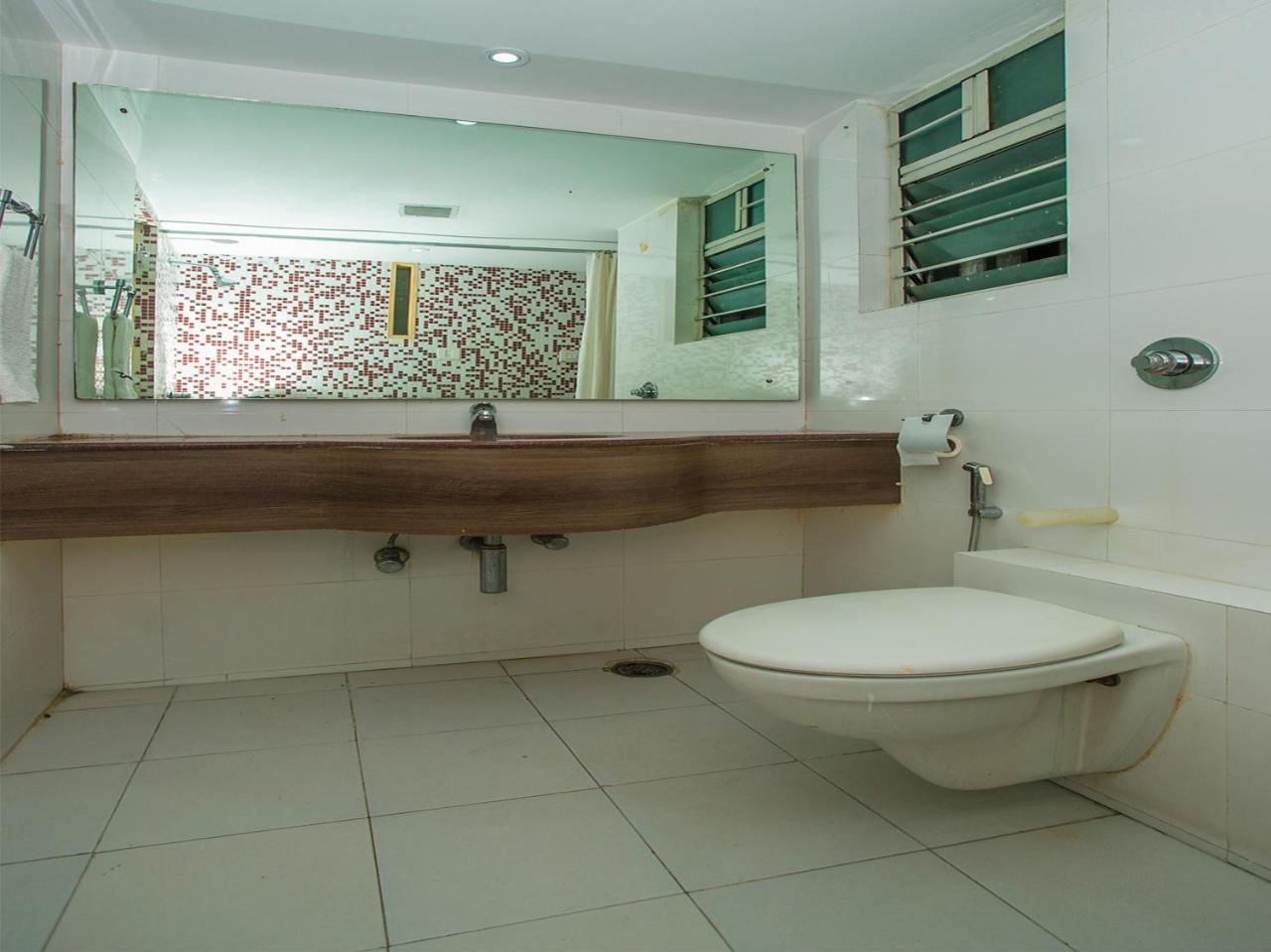 Hotel Oyo 16557 Sri Krishna International 3*
