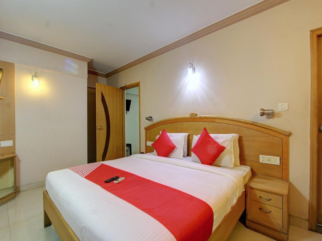 Oyo 15781 Shree Adiga Residency Bangalore