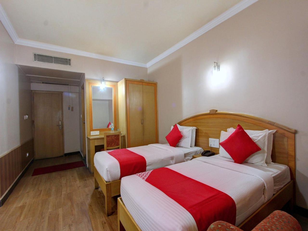 Oyo 15781 Shree Adiga Residency