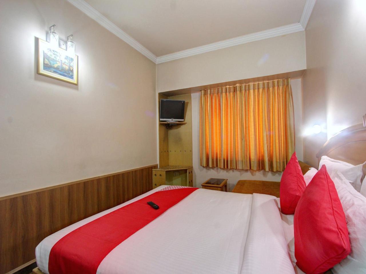 Oyo 15781 Shree Adiga Residency 3*