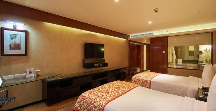 Hotel Gokulam Grand &