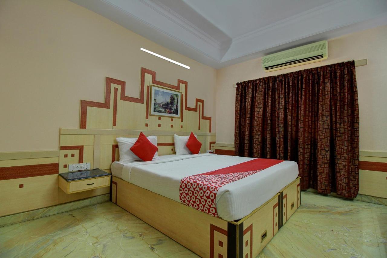 Vaccinated Staff - Collection O 13595 Vt Residency 3* Bangalore