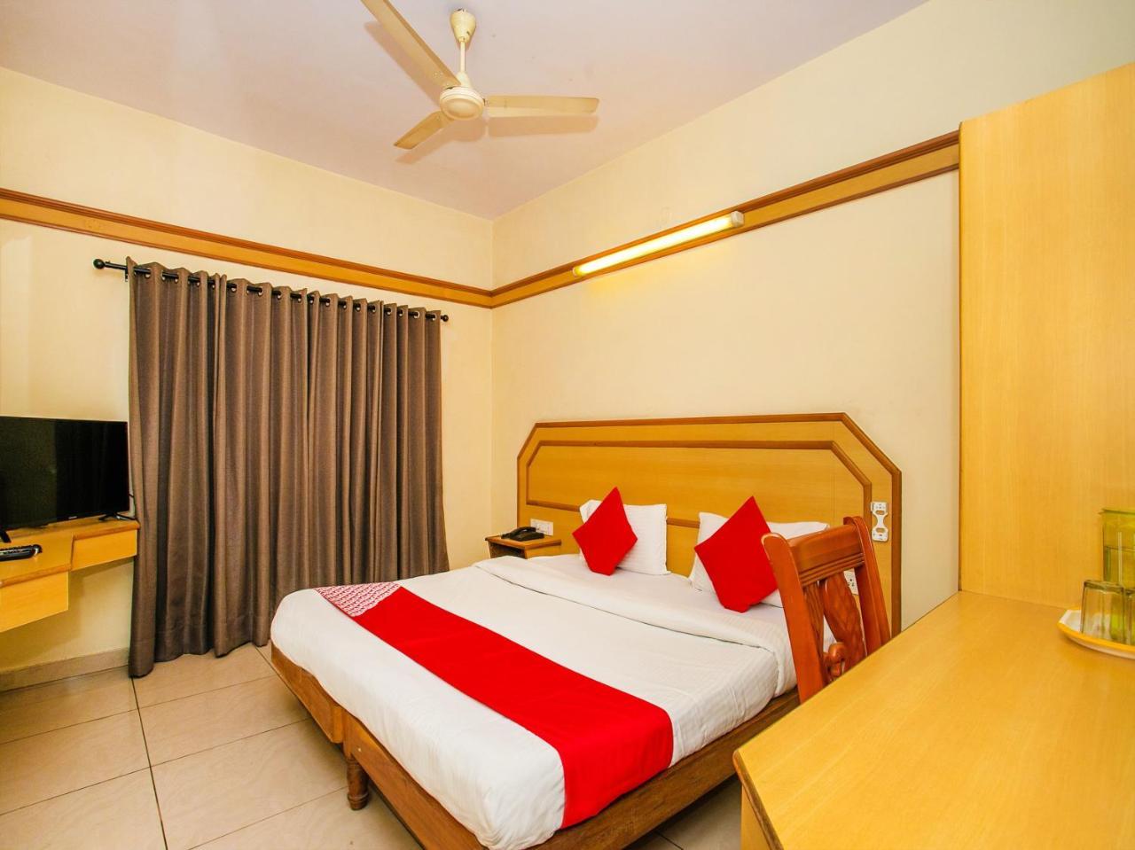Hotel Oyo 649 Hotel Ajantha Trinity Inn 3*