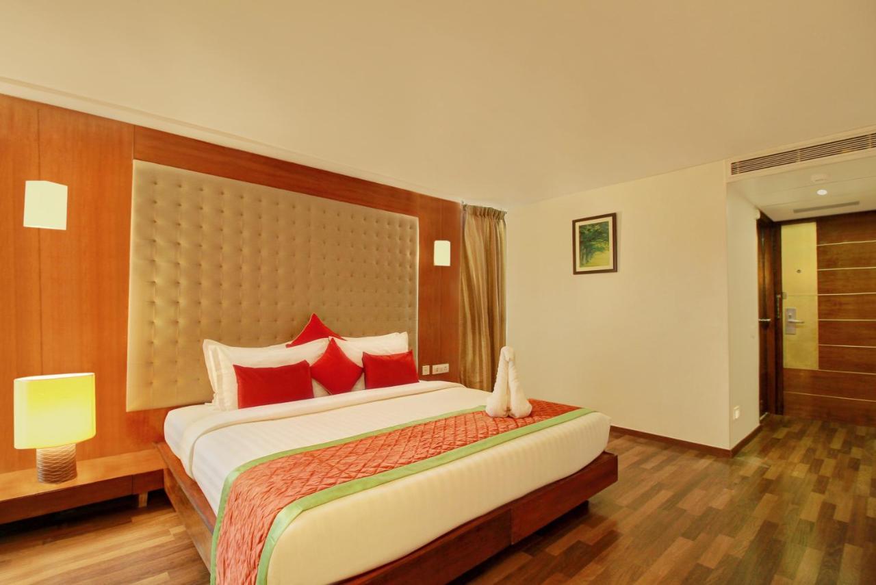 Hotel Monarch Luxur - Infantry Road Bangalore