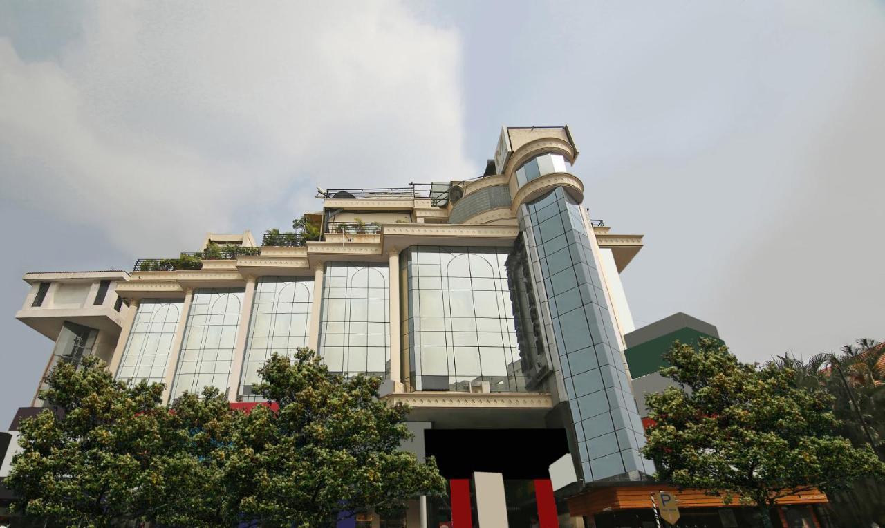 Monarch Brigade Road Hotel