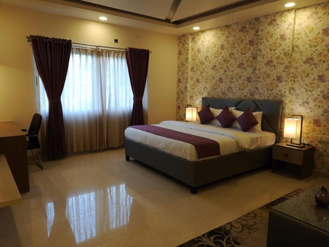 Cosmo Gloria Bangalore
