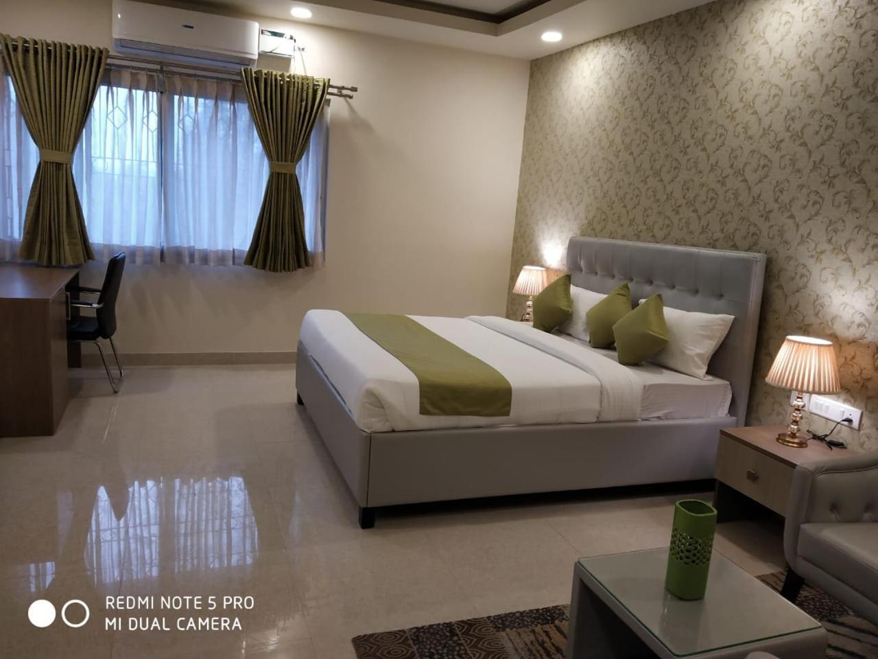 Cosmo Gloria Aparthotel 3*