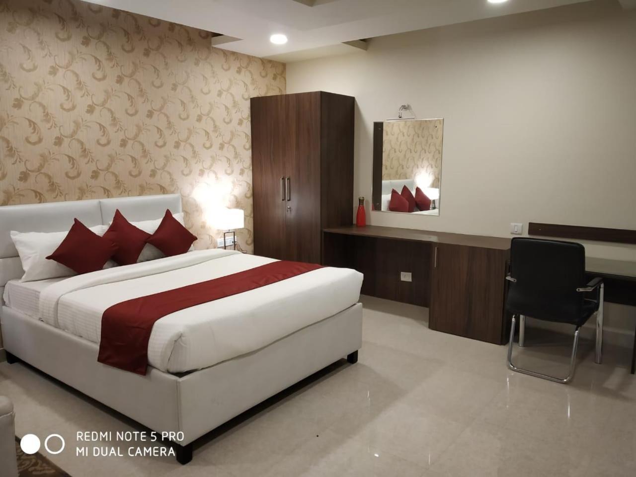 Aparthotel Cosmo Gloria 3*