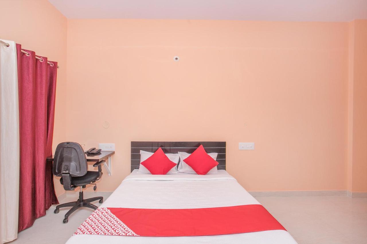 Oyo 24069 Flagship Aaira Inn 3*