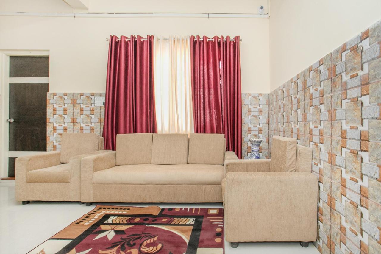 Oyo 24069 Flagship Aaira Inn 3* Bangalore