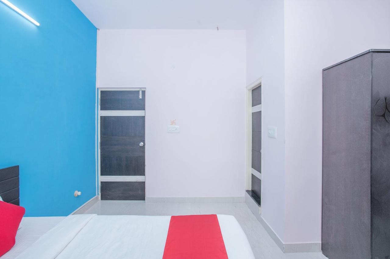 Oyo 24069 Flagship Aaira Inn Hotel 3*