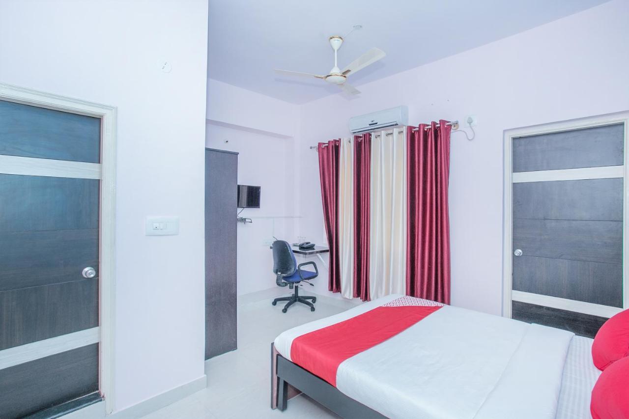 Hotel Oyo 24069 Flagship Aaira Inn 3*