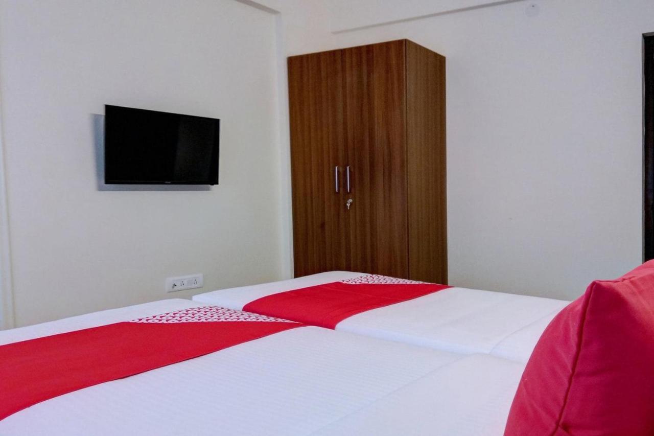 Hotel The 12 Degrees West Egl