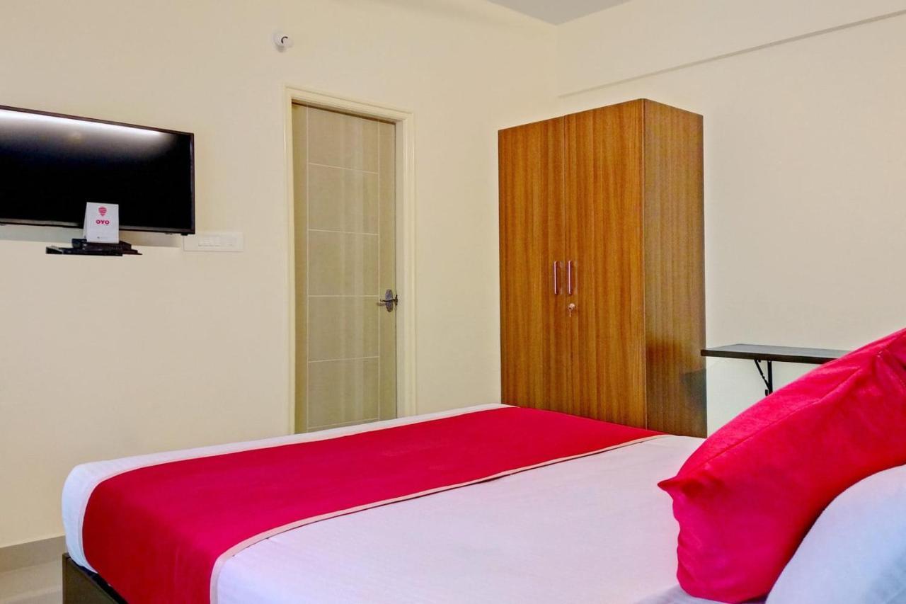 Hotel The 12 Degrees West Egl